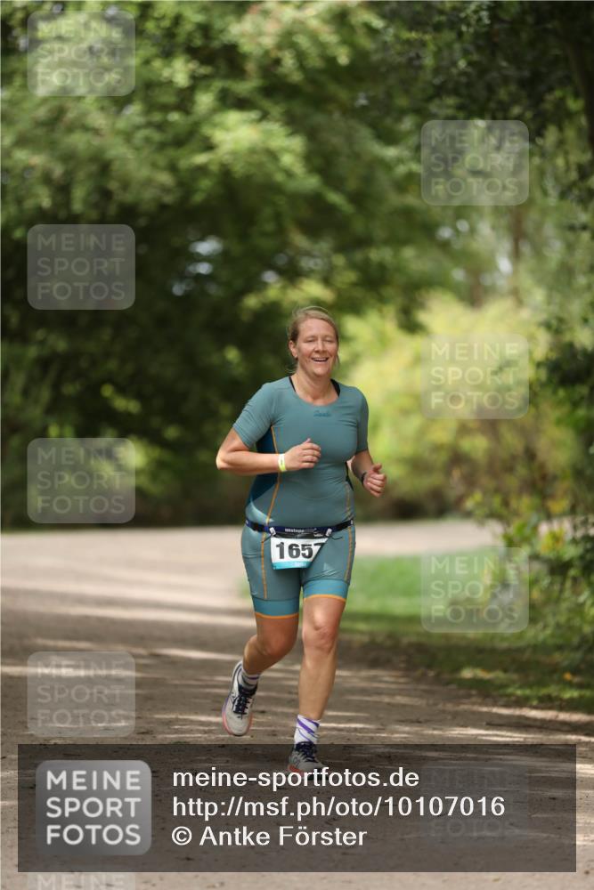 30.08.2026 - Elbe Triathlon Hamburg Antke Förster http://msf.ph/oto/10107016 30.08.2026 12:28:50 Laufen 1657 meine-sportfotos.de