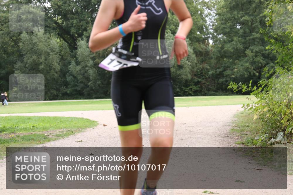 30.08.2026 - Elbe Triathlon Hamburg Antke Förster http://msf.ph/oto/10107017 30.08.2026 12:40:57 Laufen 177 meine-sportfotos.de