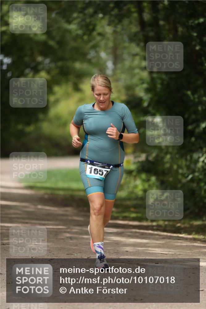 30.08.2026 - Elbe Triathlon Hamburg Antke Förster http://msf.ph/oto/10107018 30.08.2026 12:28:51 Laufen 1657 meine-sportfotos.de
