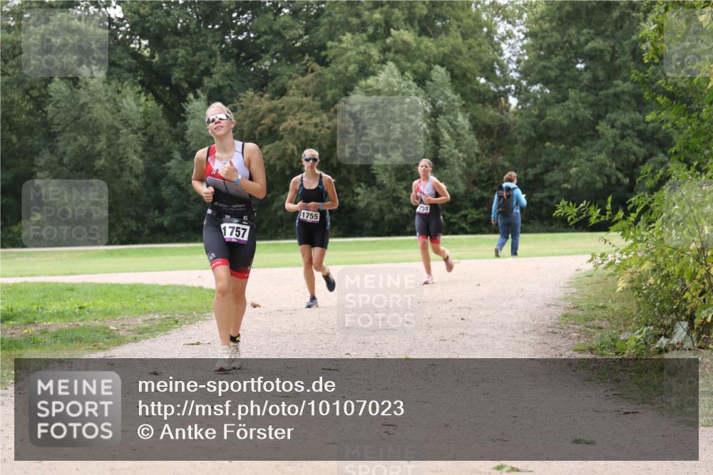 30.08.2026 - Elbe Triathlon Hamburg Antke Förster http://msf.ph/oto/10107023 30.08.2026 12:41:47 Laufen 23, 1757, 1755, 755 meine-sportfotos.de