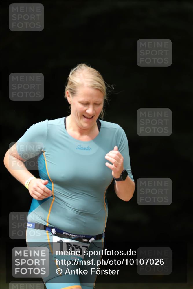 30.08.2026 - Elbe Triathlon Hamburg Antke Förster http://msf.ph/oto/10107026 30.08.2026 12:28:54 Laufen 1657 meine-sportfotos.de