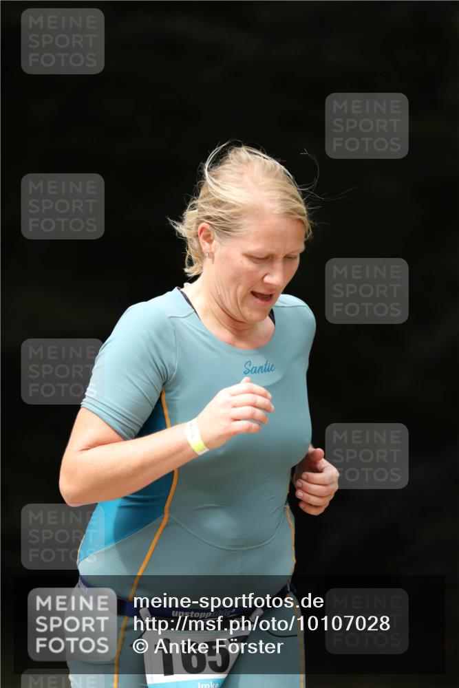 30.08.2026 - Elbe Triathlon Hamburg Antke Förster http://msf.ph/oto/10107028 30.08.2026 12:28:54 Laufen 1657 meine-sportfotos.de