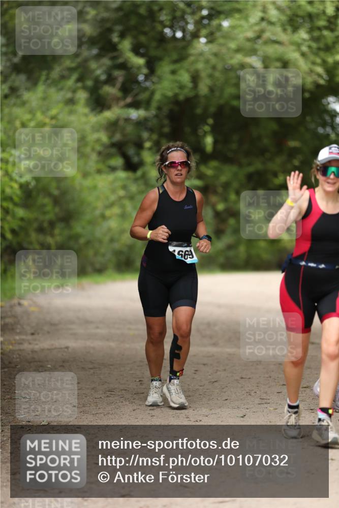 30.08.2026 - Elbe Triathlon Hamburg Antke Förster http://msf.ph/oto/10107032 30.08.2026 12:29:18 Laufen  meine-sportfotos.de