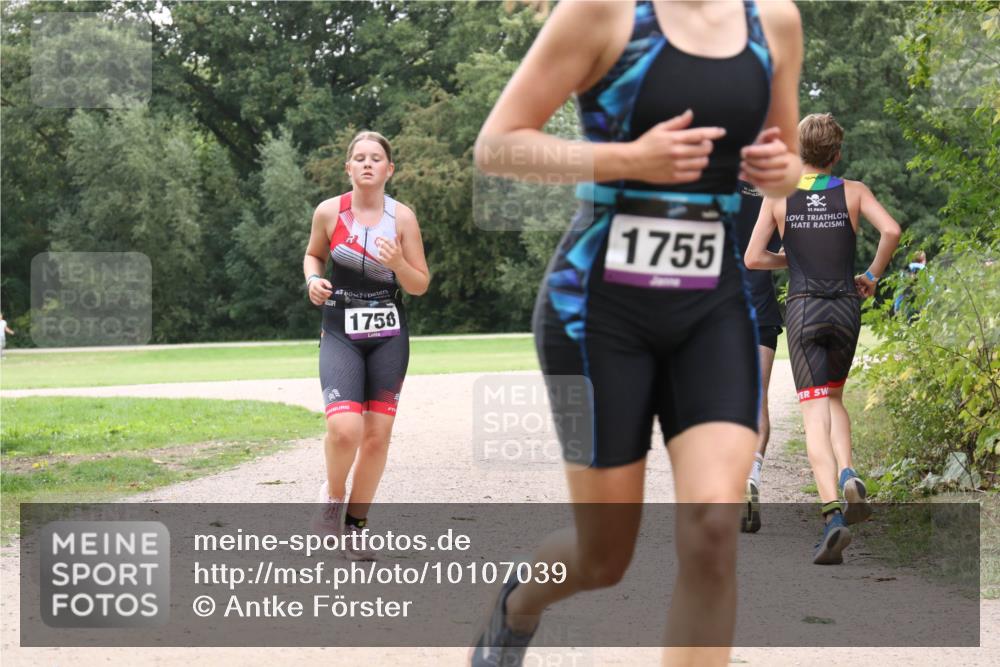 30.08.2026 - Elbe Triathlon Hamburg Antke Förster http://msf.ph/oto/10107039 30.08.2026 12:41:53 Laufen 1758, 1755 meine-sportfotos.de
