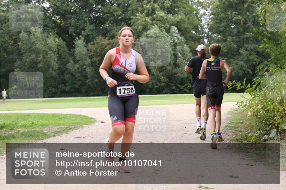 30.08.2026 - Elbe Triathlon Hamburg Antke Förster http://msf.ph/oto/10107041 30.08.2026 12:41:54 Laufen 1756 meine-sportfotos.de