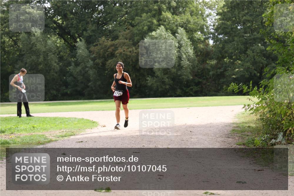 30.08.2026 - Elbe Triathlon Hamburg Antke Förster http://msf.ph/oto/10107045 30.08.2026 12:47:30 Laufen 1770 meine-sportfotos.de