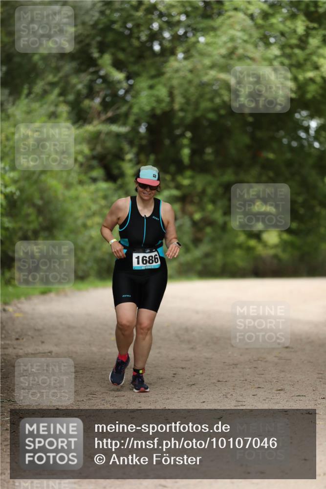 30.08.2026 - Elbe Triathlon Hamburg Antke Förster http://msf.ph/oto/10107046 30.08.2026 12:29:37 Laufen 1686 meine-sportfotos.de