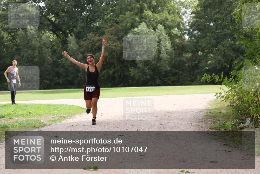 30.08.2026 - Elbe Triathlon Hamburg Antke Förster http://msf.ph/oto/10107047 30.08.2026 12:47:31 Laufen 1770 meine-sportfotos.de