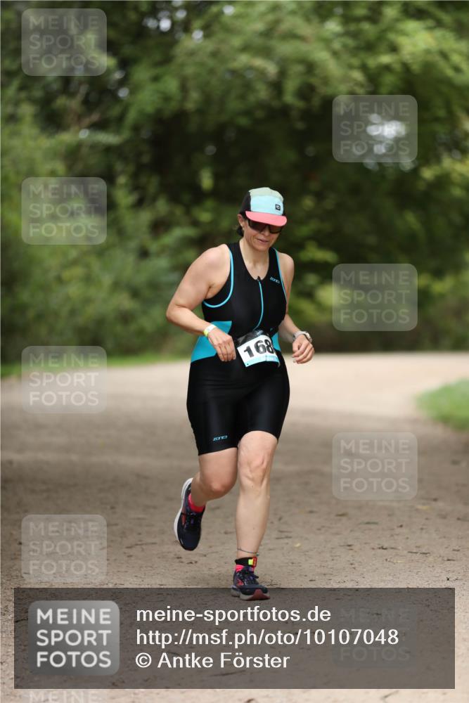 30.08.2026 - Elbe Triathlon Hamburg Antke Förster http://msf.ph/oto/10107048 30.08.2026 12:29:38 Laufen 3, 168 meine-sportfotos.de