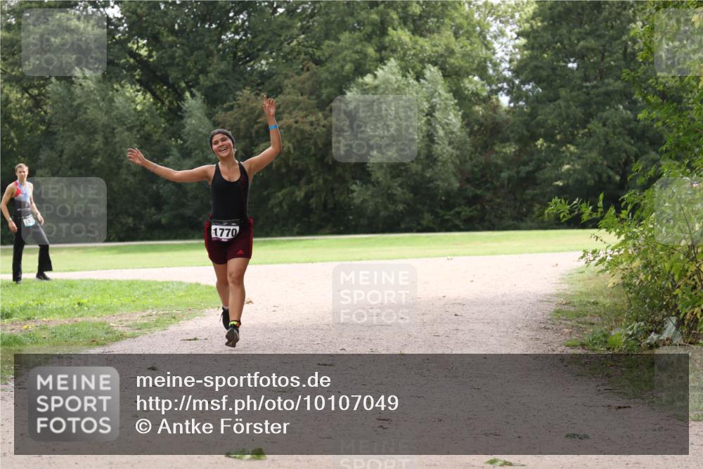 30.08.2026 - Elbe Triathlon Hamburg Antke Förster http://msf.ph/oto/10107049 30.08.2026 12:47:32 Laufen 1770 meine-sportfotos.de