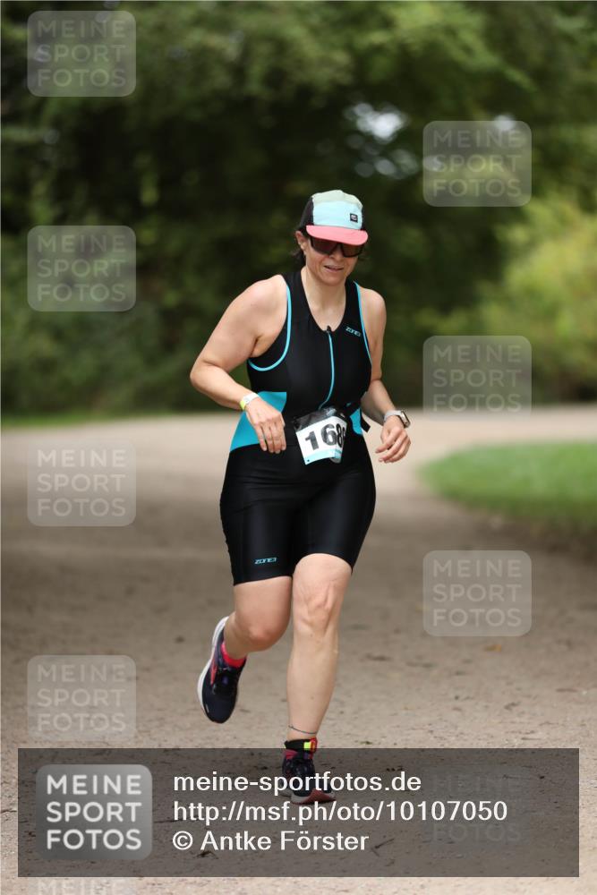 30.08.2026 - Elbe Triathlon Hamburg Antke Förster http://msf.ph/oto/10107050 30.08.2026 12:29:39 Laufen 16 meine-sportfotos.de