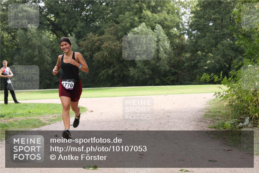 30.08.2026 - Elbe Triathlon Hamburg Antke Förster http://msf.ph/oto/10107053 30.08.2026 12:47:33 Laufen 1770 meine-sportfotos.de