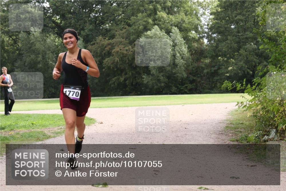 30.08.2026 - Elbe Triathlon Hamburg Antke Förster http://msf.ph/oto/10107055 30.08.2026 12:47:33 Laufen 1770 meine-sportfotos.de
