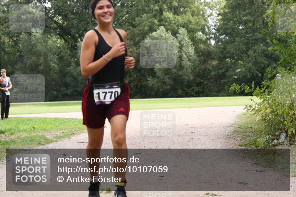 30.08.2026 - Elbe Triathlon Hamburg Antke Förster http://msf.ph/oto/10107059 30.08.2026 12:47:34 Laufen 1770 meine-sportfotos.de