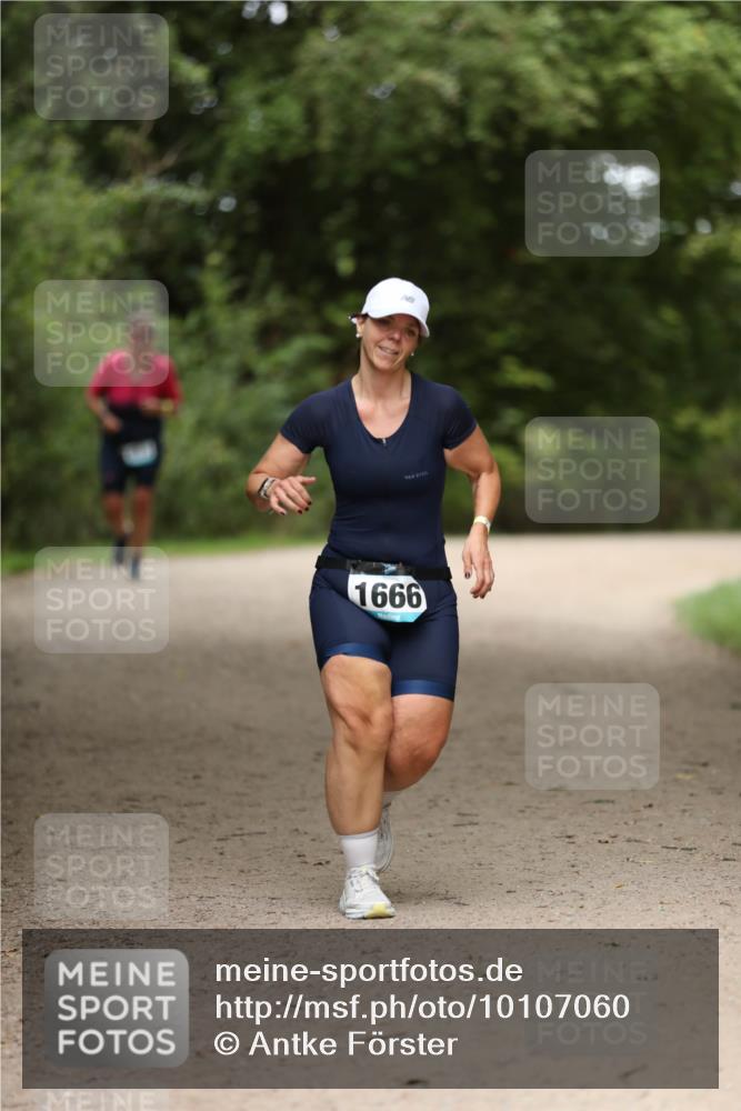 30.08.2026 - Elbe Triathlon Hamburg Antke Förster http://msf.ph/oto/10107060 30.08.2026 12:29:59 Laufen 1666 meine-sportfotos.de