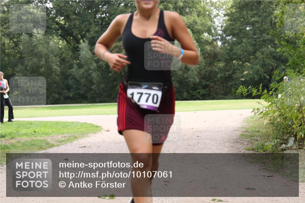 30.08.2026 - Elbe Triathlon Hamburg Antke Förster http://msf.ph/oto/10107061 30.08.2026 12:47:35 Laufen 1770 meine-sportfotos.de
