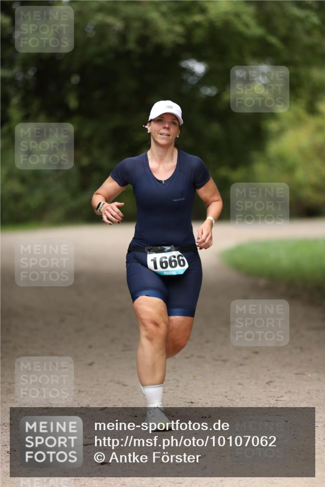 30.08.2026 - Elbe Triathlon Hamburg Antke Förster http://msf.ph/oto/10107062 30.08.2026 12:30:00 Laufen 1666 meine-sportfotos.de