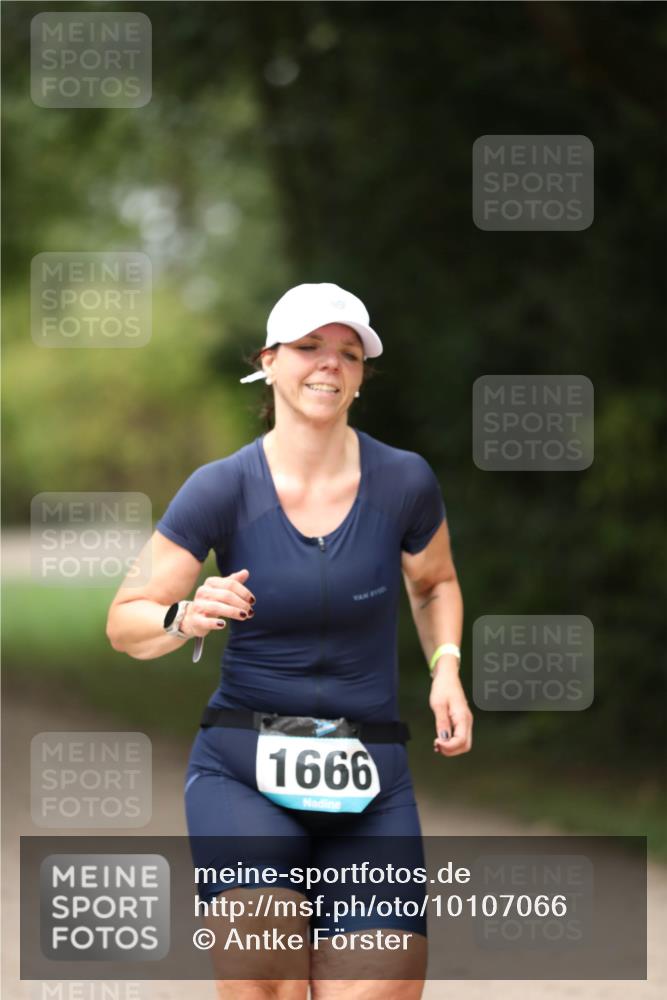 30.08.2026 - Elbe Triathlon Hamburg Antke Förster http://msf.ph/oto/10107066 30.08.2026 12:30:02 Laufen 1666 meine-sportfotos.de