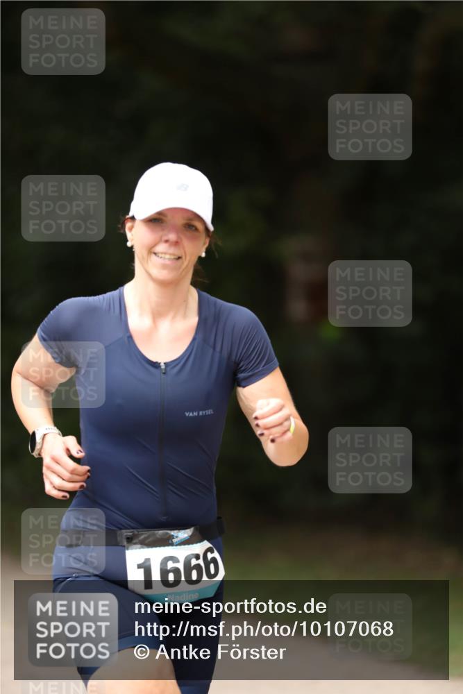 30.08.2026 - Elbe Triathlon Hamburg Antke Förster http://msf.ph/oto/10107068 30.08.2026 12:30:02 Laufen 1666 meine-sportfotos.de