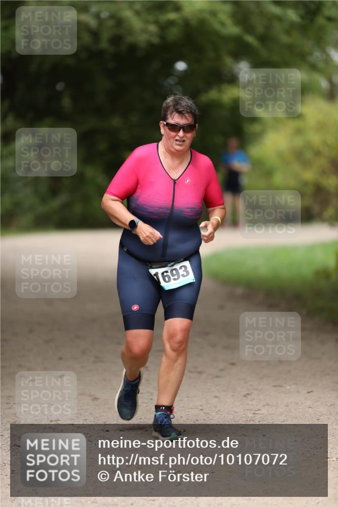 30.08.2026 - Elbe Triathlon Hamburg Antke Förster http://msf.ph/oto/10107072 30.08.2026 12:30:10 Laufen 1693 meine-sportfotos.de