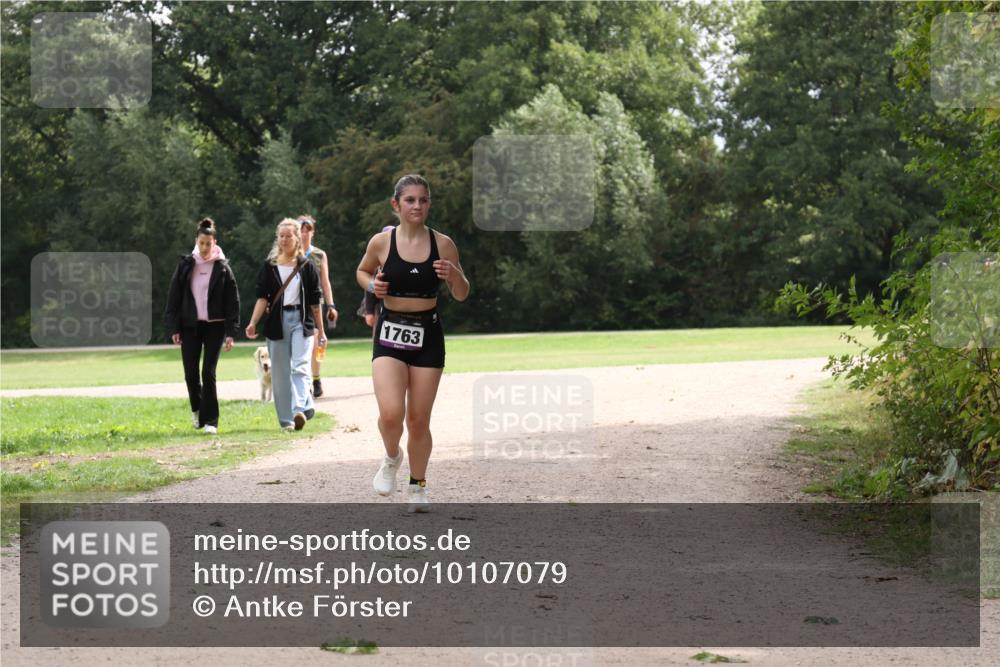 30.08.2026 - Elbe Triathlon Hamburg Antke Förster http://msf.ph/oto/10107079 30.08.2026 12:48:29 Laufen 1763 meine-sportfotos.de