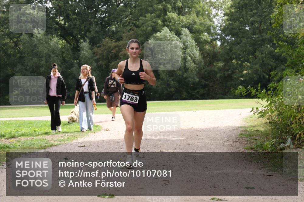 30.08.2026 - Elbe Triathlon Hamburg Antke Förster http://msf.ph/oto/10107081 30.08.2026 12:48:30 Laufen 1763 meine-sportfotos.de