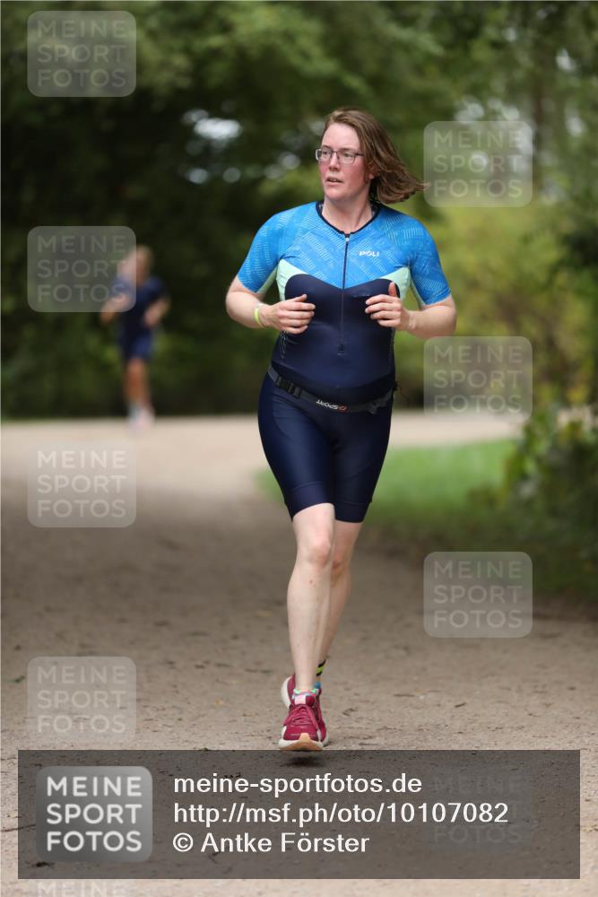 30.08.2026 - Elbe Triathlon Hamburg Antke Förster http://msf.ph/oto/10107082 30.08.2026 12:30:27 Laufen  meine-sportfotos.de