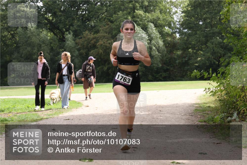 30.08.2026 - Elbe Triathlon Hamburg Antke Förster http://msf.ph/oto/10107083 30.08.2026 12:48:31 Laufen 1763 meine-sportfotos.de