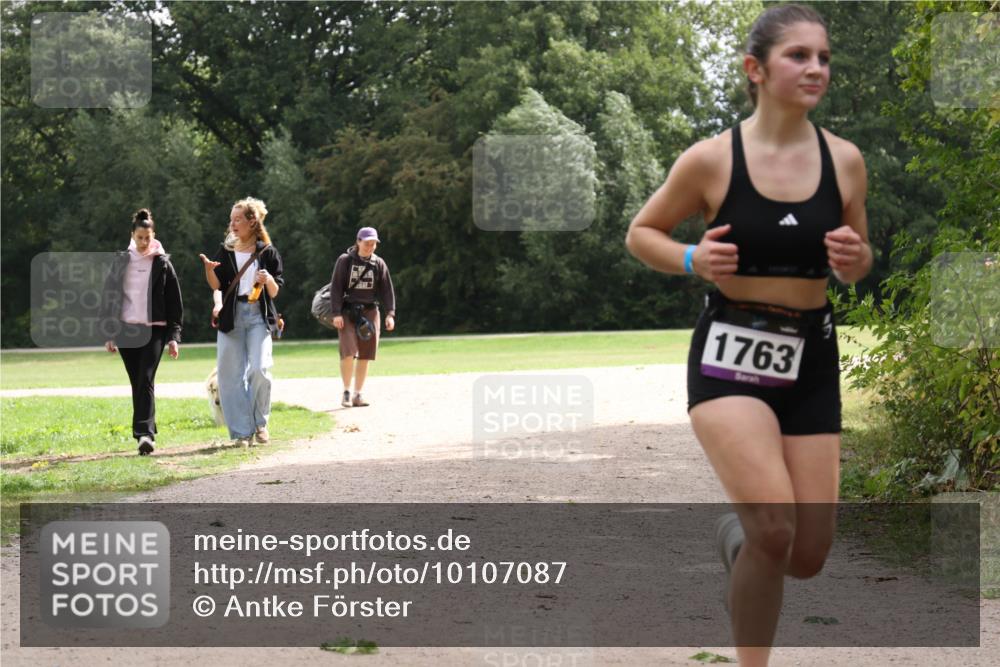 30.08.2026 - Elbe Triathlon Hamburg Antke Förster http://msf.ph/oto/10107087 30.08.2026 12:48:31 Laufen 1763 meine-sportfotos.de