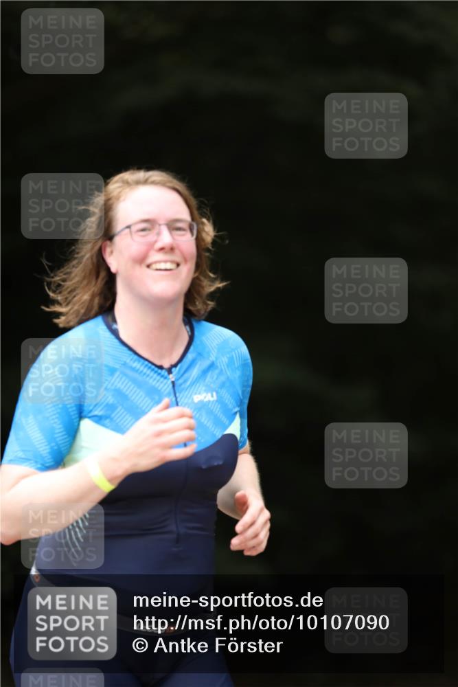 30.08.2026 - Elbe Triathlon Hamburg Antke Förster http://msf.ph/oto/10107090 30.08.2026 12:30:29 Laufen  meine-sportfotos.de