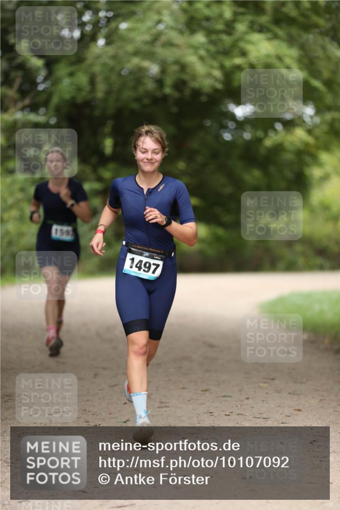 30.08.2026 - Elbe Triathlon Hamburg Antke Förster http://msf.ph/oto/10107092 30.08.2026 12:30:37 Laufen 1502, 1497 meine-sportfotos.de
