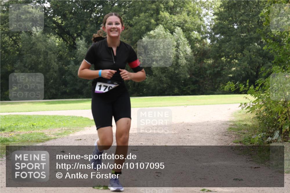 30.08.2026 - Elbe Triathlon Hamburg Antke Förster http://msf.ph/oto/10107095 30.08.2026 12:48:56 Laufen 17 meine-sportfotos.de