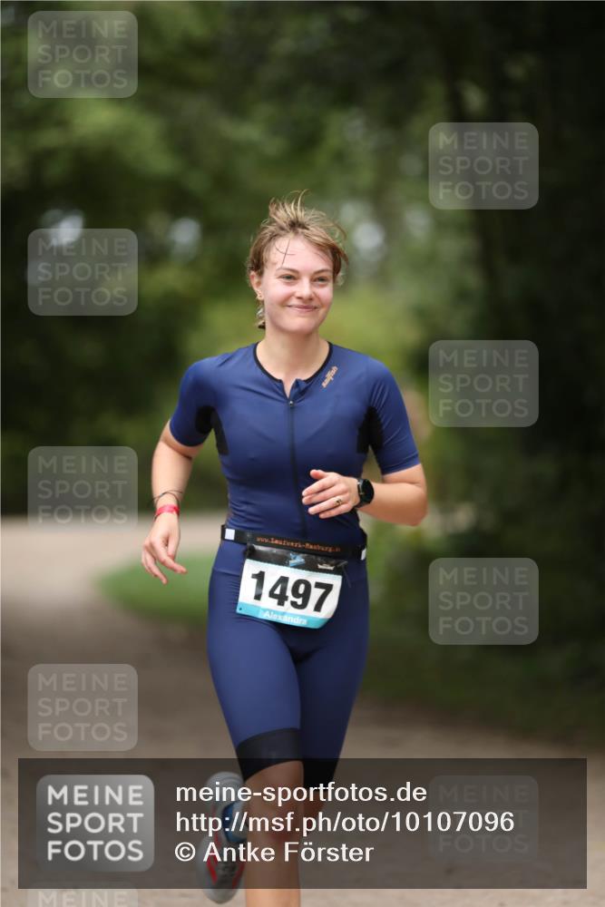 30.08.2026 - Elbe Triathlon Hamburg Antke Förster http://msf.ph/oto/10107096 30.08.2026 12:30:38 Laufen 1497 meine-sportfotos.de