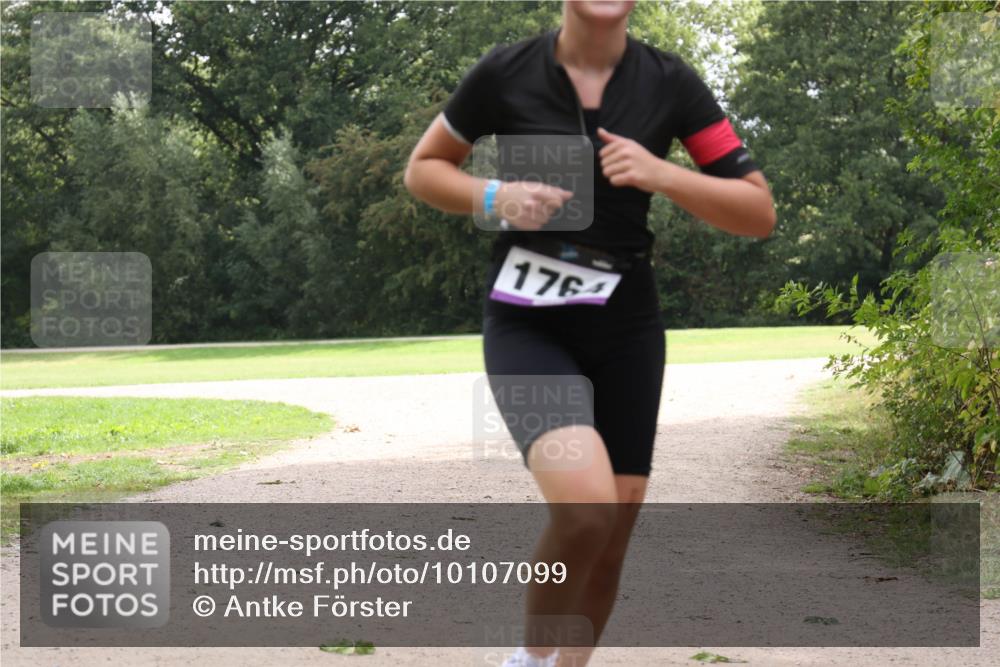 30.08.2026 - Elbe Triathlon Hamburg Antke Förster http://msf.ph/oto/10107099 30.08.2026 12:48:57 Laufen 176 meine-sportfotos.de