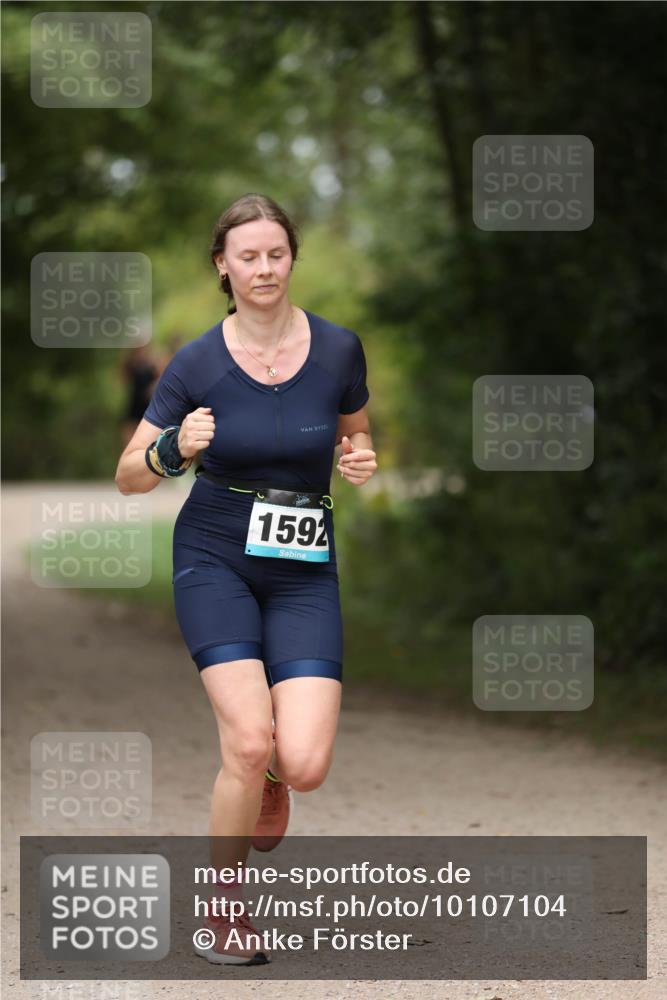 30.08.2026 - Elbe Triathlon Hamburg Antke Förster http://msf.ph/oto/10107104 30.08.2026 12:30:41 Laufen 1592 meine-sportfotos.de