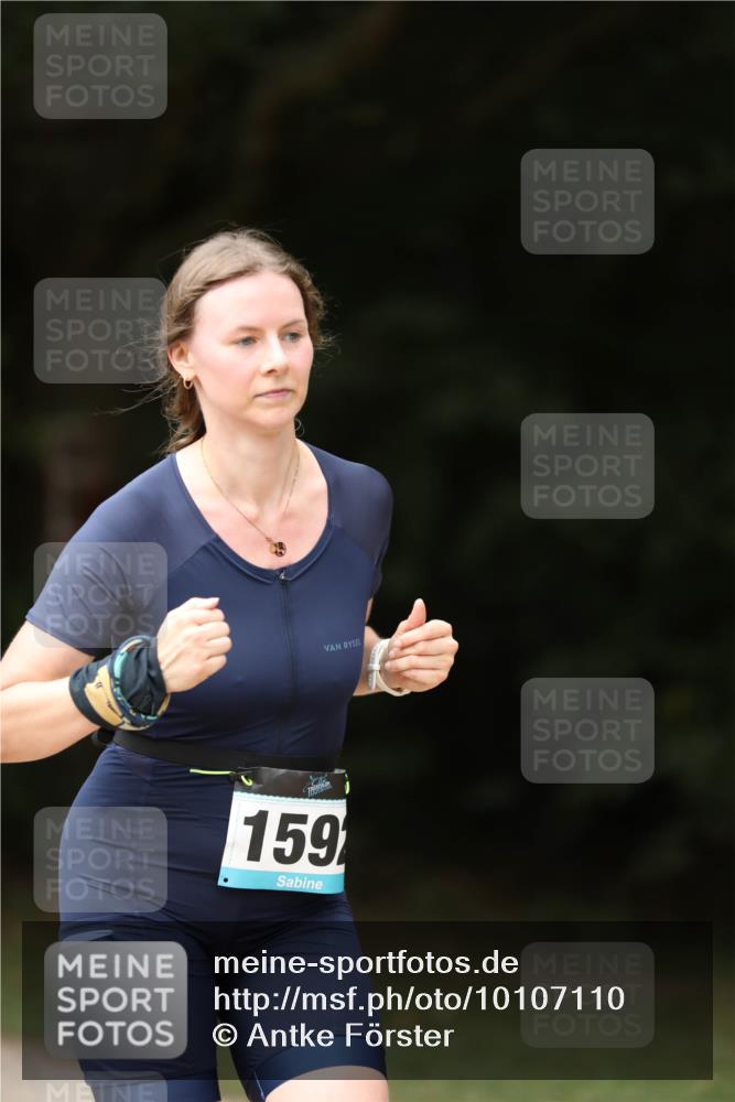 30.08.2026 - Elbe Triathlon Hamburg Antke Förster http://msf.ph/oto/10107110 30.08.2026 12:30:42 Laufen 159 meine-sportfotos.de