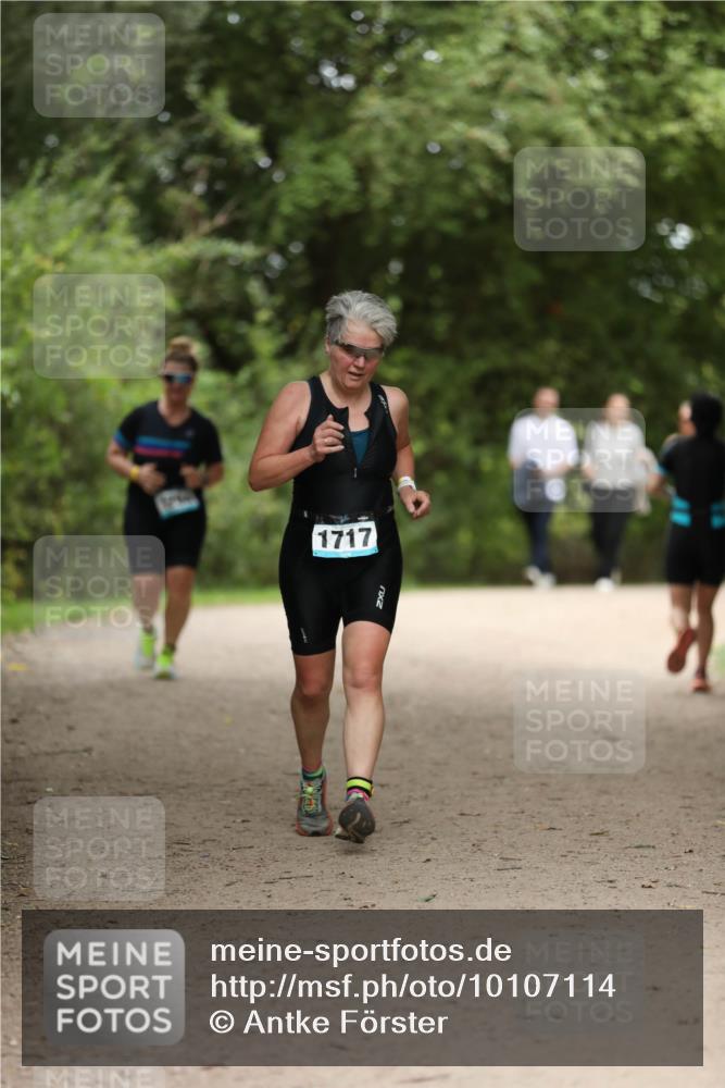 30.08.2026 - Elbe Triathlon Hamburg Antke Förster http://msf.ph/oto/10107114 30.08.2026 12:30:55 Laufen 1717 meine-sportfotos.de