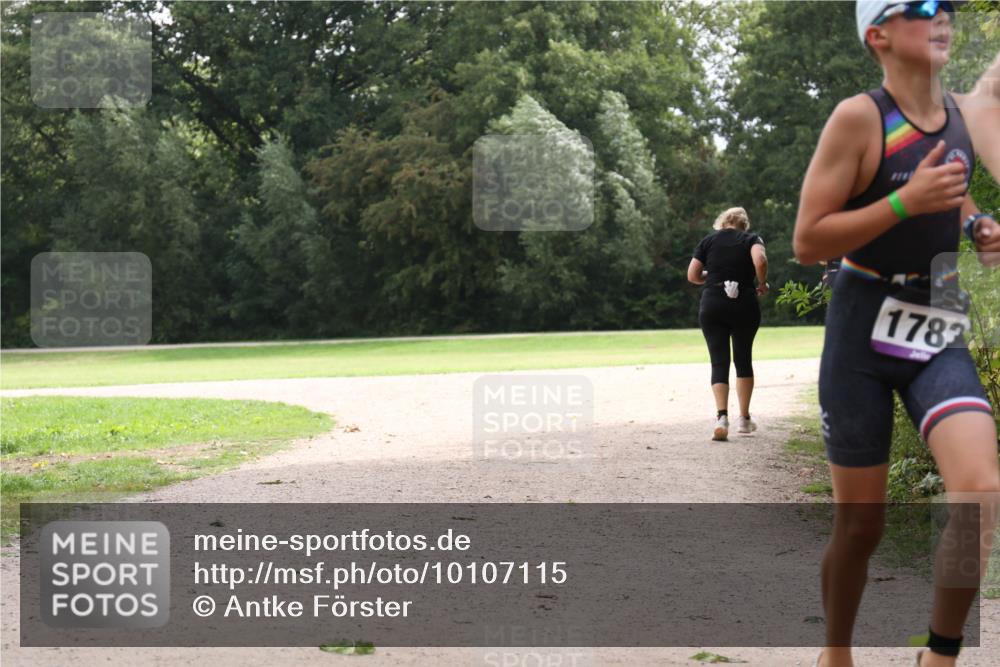 30.08.2026 - Elbe Triathlon Hamburg Antke Förster http://msf.ph/oto/10107115 30.08.2026 12:49:11 Laufen 111, 1783 meine-sportfotos.de