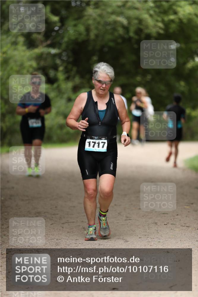 30.08.2026 - Elbe Triathlon Hamburg Antke Förster http://msf.ph/oto/10107116 30.08.2026 12:30:56 Laufen 1717 meine-sportfotos.de