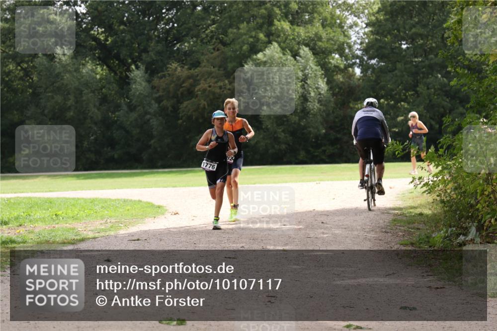 30.08.2026 - Elbe Triathlon Hamburg Antke Förster http://msf.ph/oto/10107117 30.08.2026 12:49:44 Laufen 1776 meine-sportfotos.de