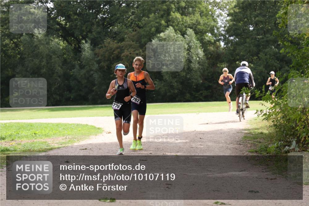 30.08.2026 - Elbe Triathlon Hamburg Antke Förster http://msf.ph/oto/10107119 30.08.2026 12:49:45 Laufen 776, 792, 238 meine-sportfotos.de
