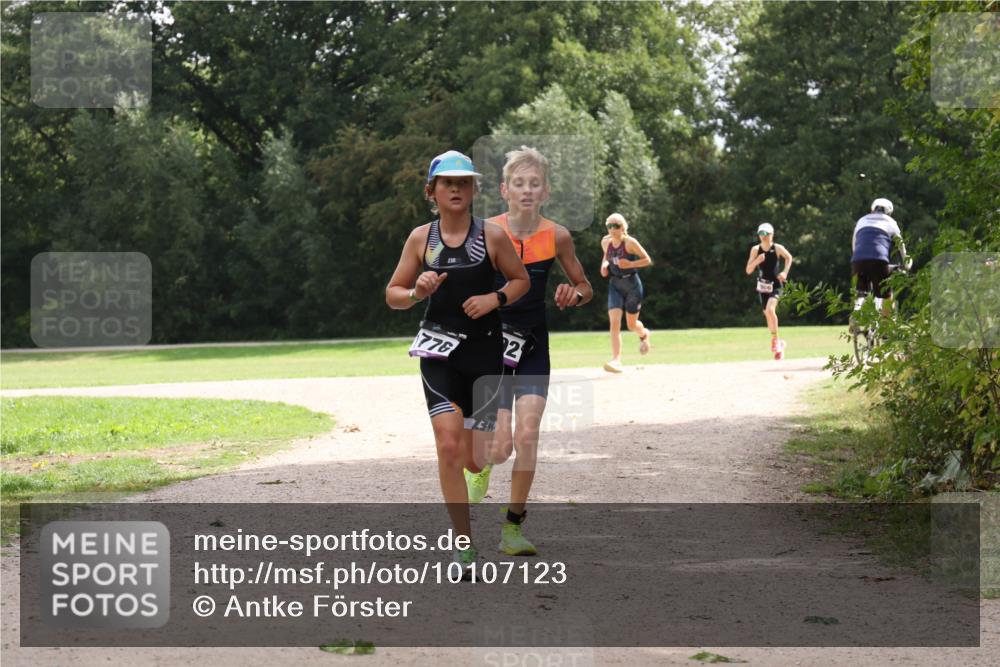 30.08.2026 - Elbe Triathlon Hamburg Antke Förster http://msf.ph/oto/10107123 30.08.2026 12:49:46 Laufen 776, 2 meine-sportfotos.de