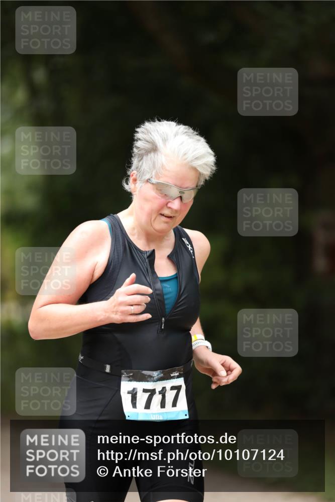 30.08.2026 - Elbe Triathlon Hamburg Antke Förster http://msf.ph/oto/10107124 30.08.2026 12:30:59 Laufen 2, 1717 meine-sportfotos.de