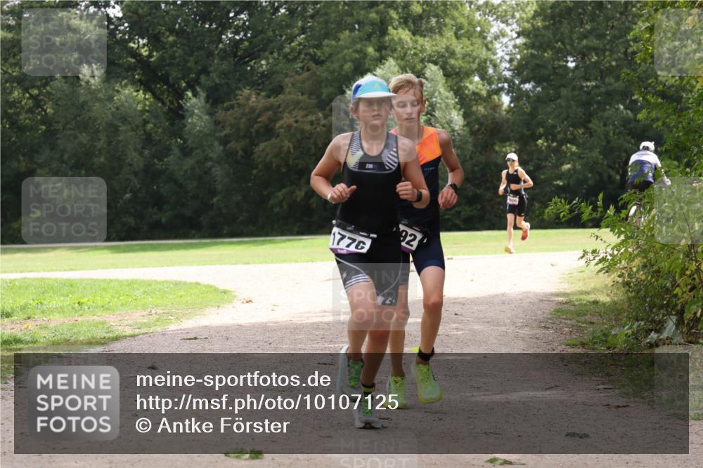 30.08.2026 - Elbe Triathlon Hamburg Antke Förster http://msf.ph/oto/10107125 30.08.2026 12:49:46 Laufen 1776, 92 meine-sportfotos.de