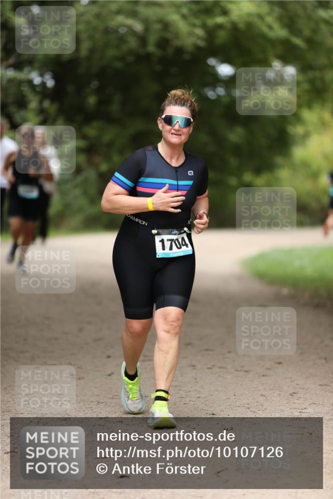 30.08.2026 - Elbe Triathlon Hamburg Antke Förster http://msf.ph/oto/10107126 30.08.2026 12:31:02 Laufen 9, 1704 meine-sportfotos.de
