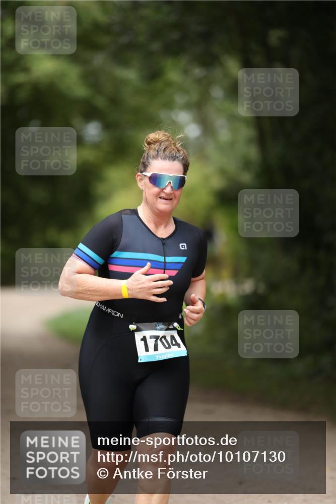 30.08.2026 - Elbe Triathlon Hamburg Antke Förster http://msf.ph/oto/10107130 30.08.2026 12:31:03 Laufen 1704 meine-sportfotos.de