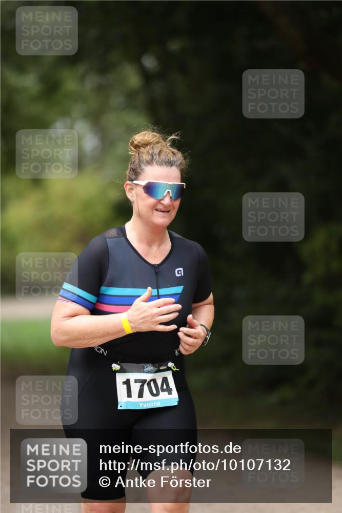 30.08.2026 - Elbe Triathlon Hamburg Antke Förster http://msf.ph/oto/10107132 30.08.2026 12:31:04 Laufen 1704 meine-sportfotos.de