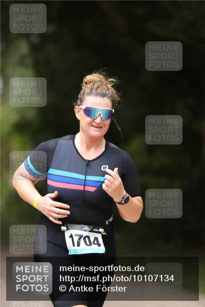 30.08.2026 - Elbe Triathlon Hamburg Antke Förster http://msf.ph/oto/10107134 30.08.2026 12:31:04 Laufen 1704 meine-sportfotos.de