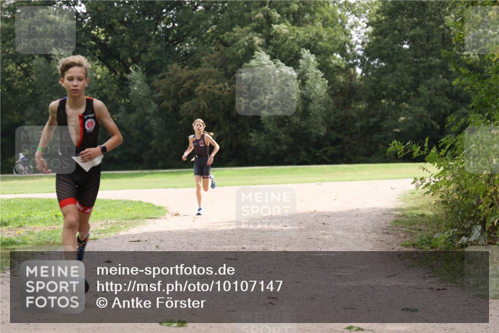 30.08.2026 - Elbe Triathlon Hamburg Antke Förster http://msf.ph/oto/10107147 30.08.2026 12:50:11 Laufen  meine-sportfotos.de