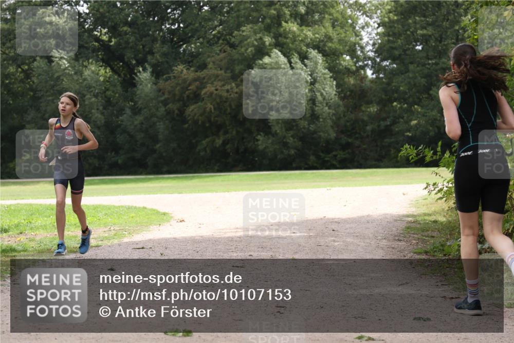 30.08.2026 - Elbe Triathlon Hamburg Antke Förster http://msf.ph/oto/10107153 30.08.2026 12:50:13 Laufen 1001, 7001 meine-sportfotos.de
